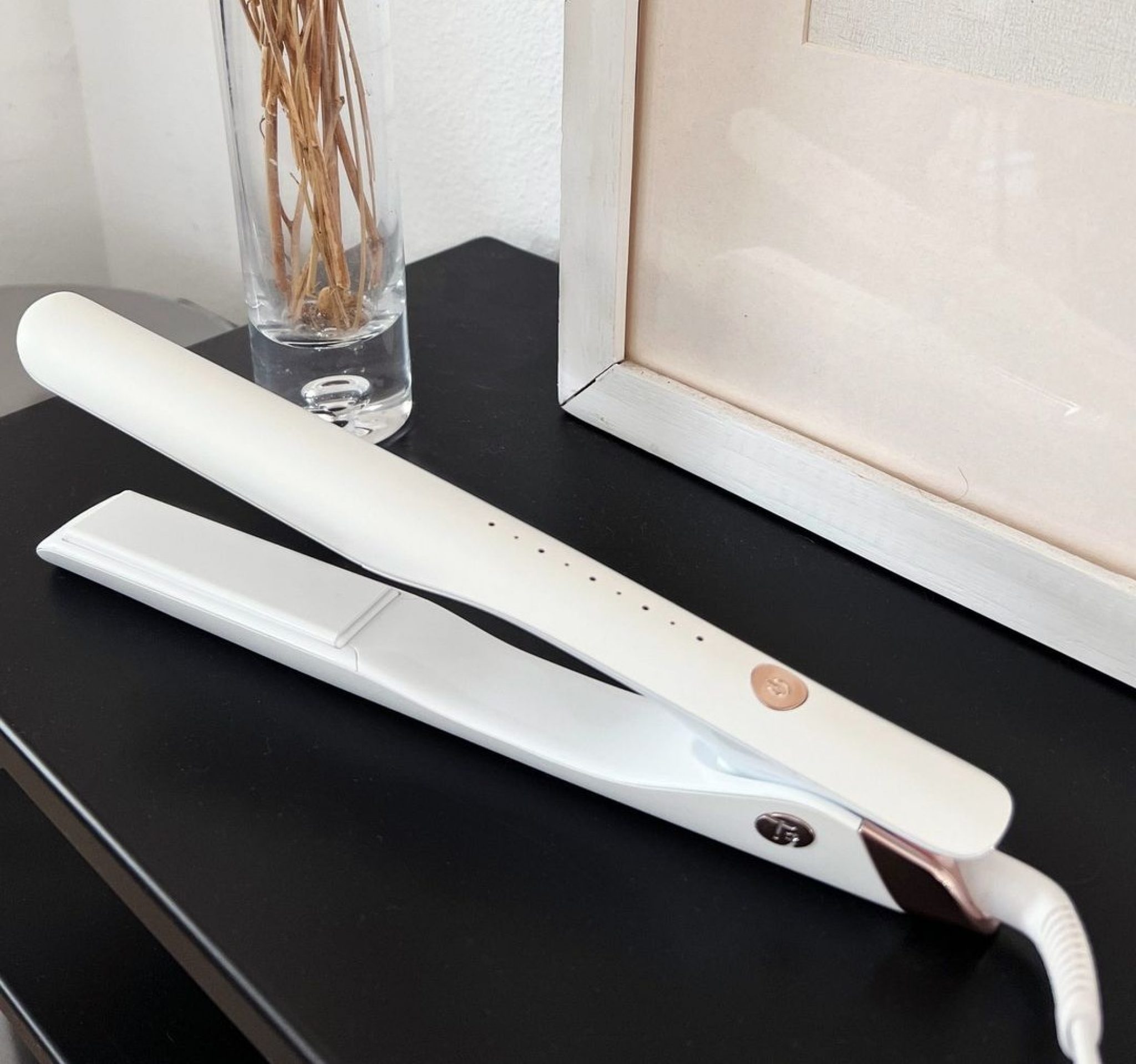 4 Best Curved Flat Irons in 2024