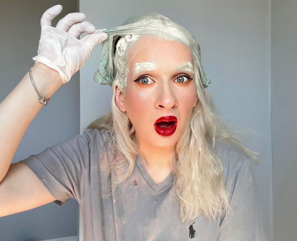 Can You Dye Your Hair With Product In It Spray Leave in Oil 