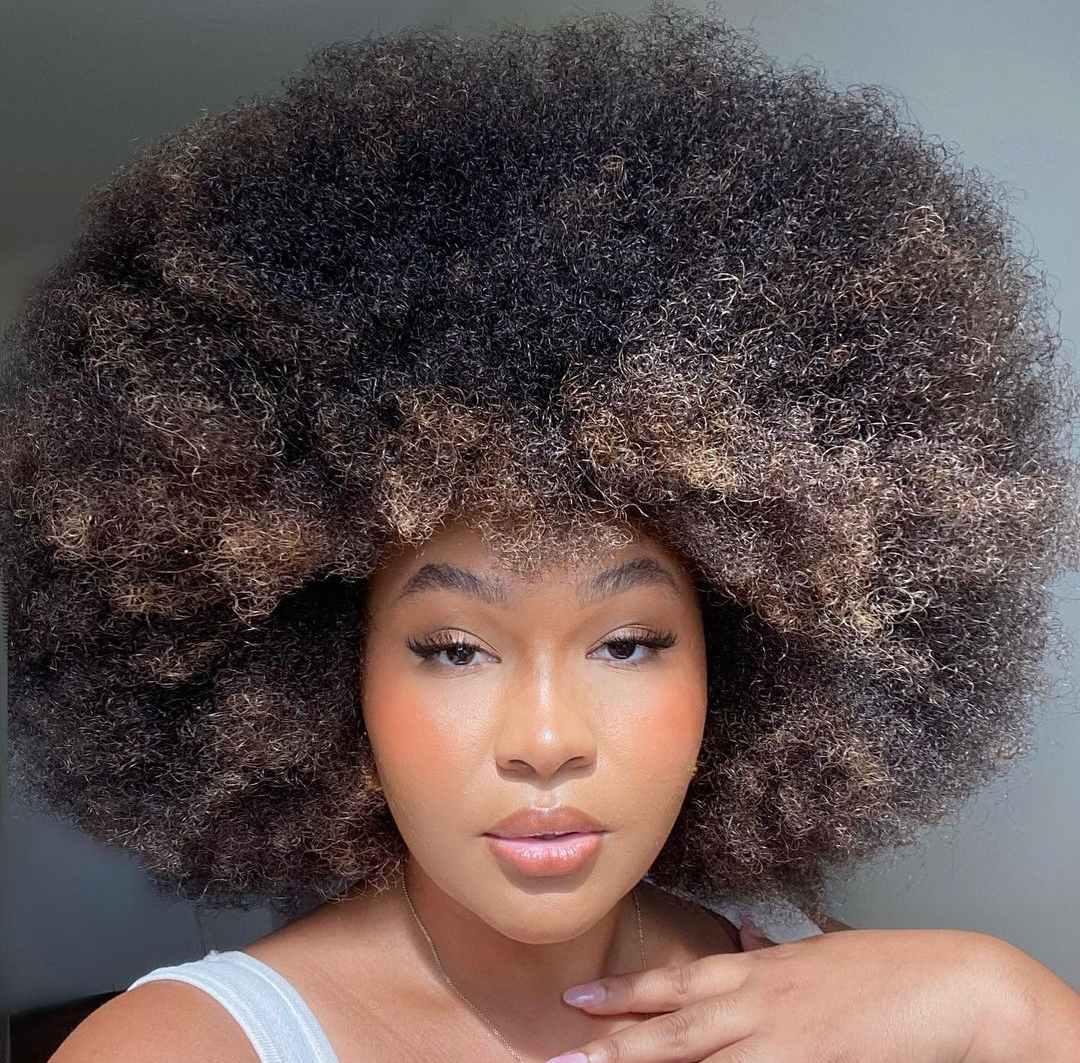 woman with afro hair