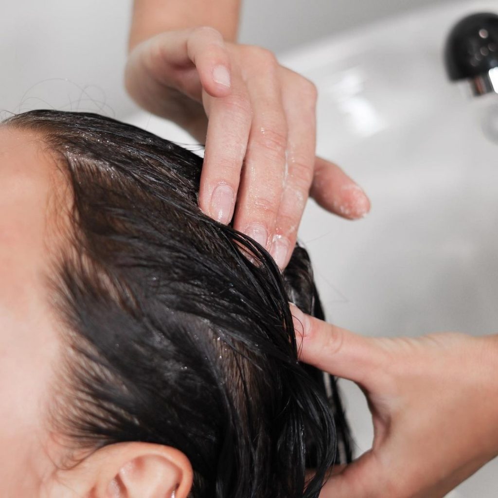 Сan You Mix Hair Dye With Conditioner? How to Do It Correctly