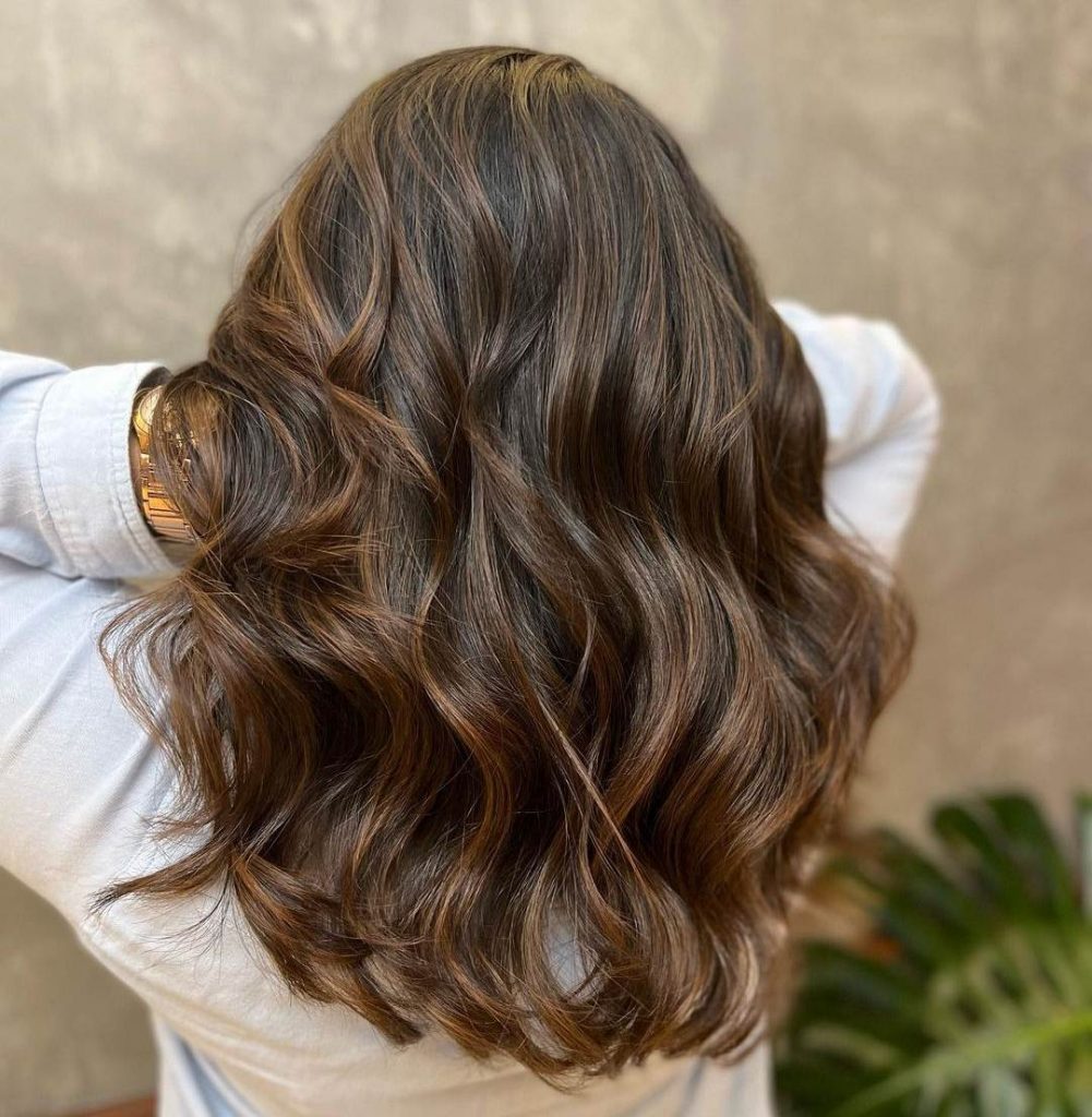 how-to-lighten-hair-dyed-too-dark-9-methods-that-work