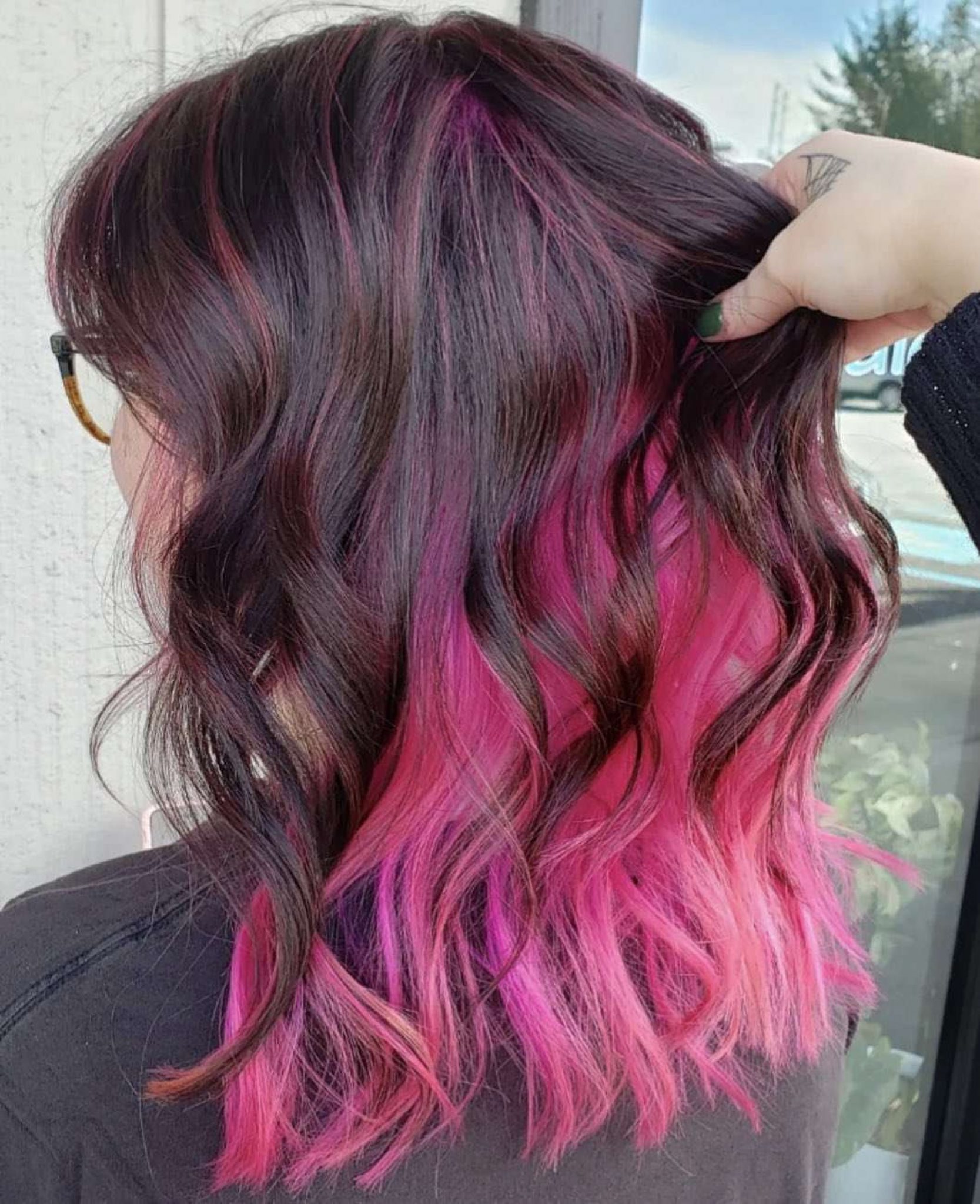 Pink Highlights in Brown Hair: How to Make Them & Examples