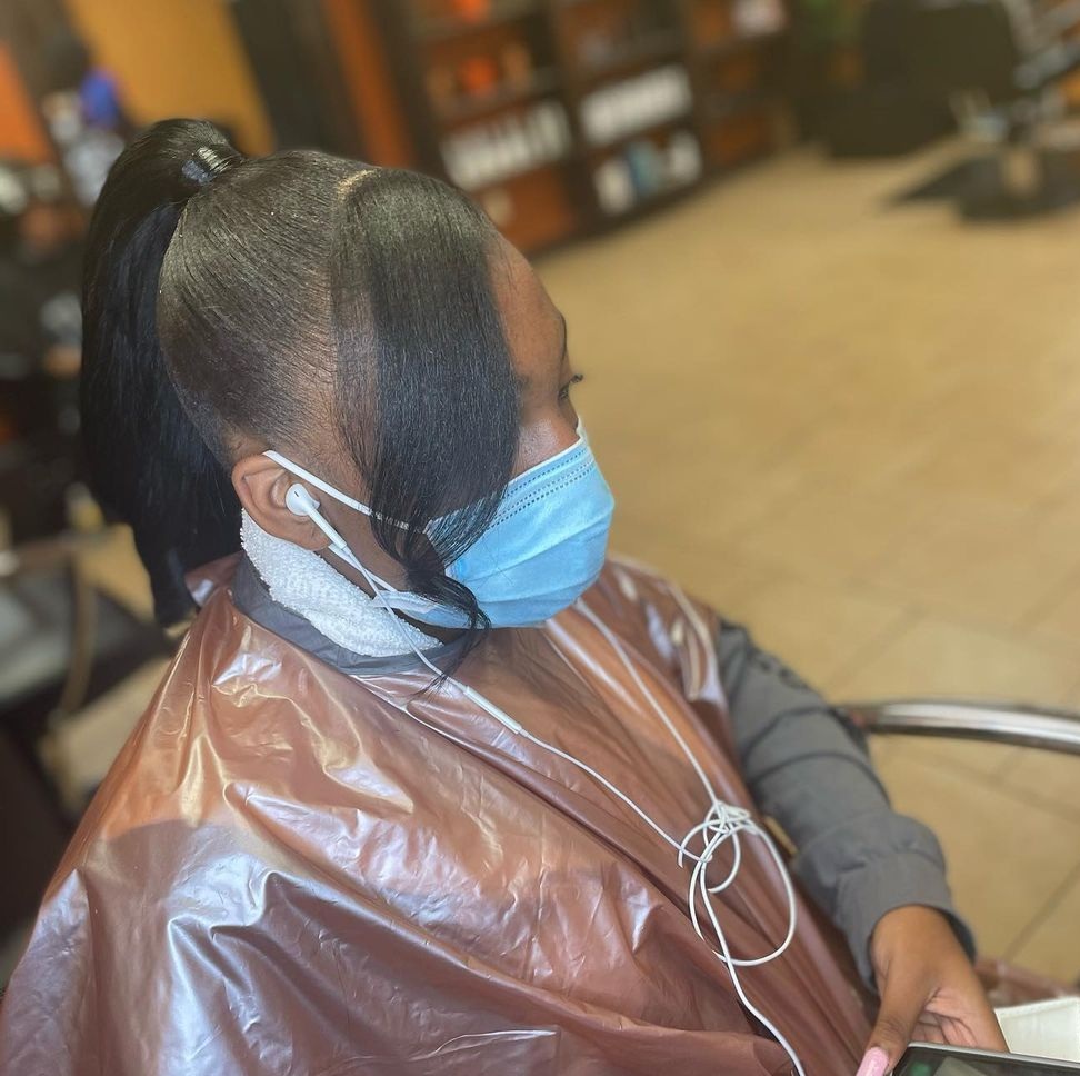 Black hair ponytail with side bangs