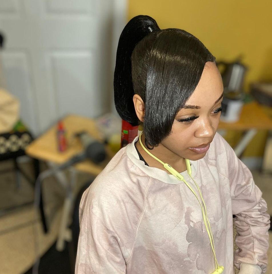 Black hair ponytail with side bangs