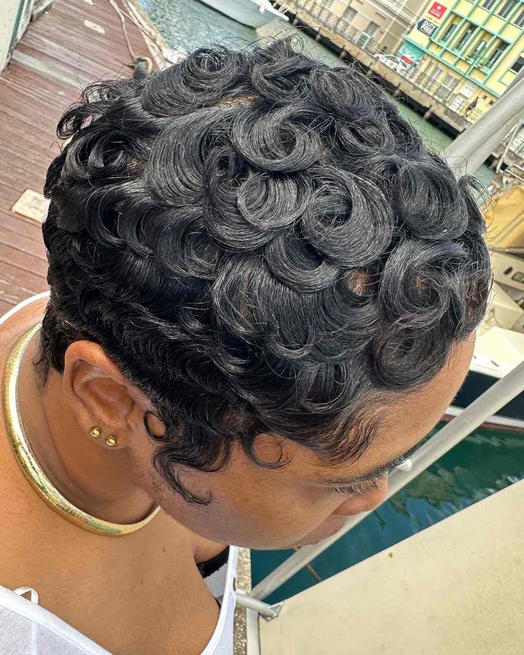 Waves curls